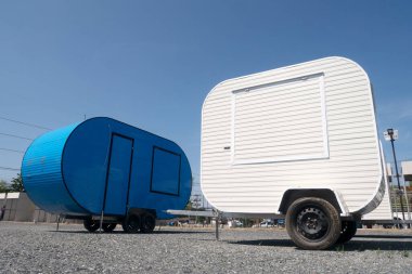 Kamu parkında otomobil otomat otomatları.