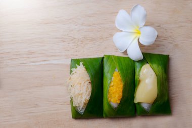 Tayland 'da tatlı yemek.