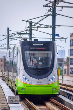 Foshan, Çin 18 Ağustos 2021 Nanhai Tramvay Hattı 1, Nanhai Bölgesi, Foshan Şehri 'ndeki yeni tramvay sistemi. Bu yeni bir trafik sistemi. 18 Ağustos 2021 'de çalışmaya başla.