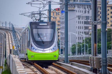 Foshan, Çin 18 Ağustos 2021 Nanhai Tramvay Hattı 1, Nanhai Bölgesi, Foshan Şehri 'ndeki yeni tramvay sistemi. Bu yeni bir trafik sistemi. 18 Ağustos 2021 'de çalışmaya başla.