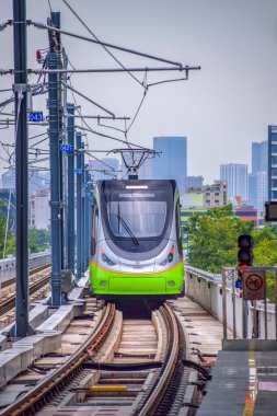 Foshan, Çin 18 Ağustos 2021 Nanhai Tramvay Hattı 1, Nanhai Bölgesi, Foshan Şehri 'ndeki yeni tramvay sistemi. Bu yeni bir trafik sistemi. 18 Ağustos 2021 'de çalışmaya başla.