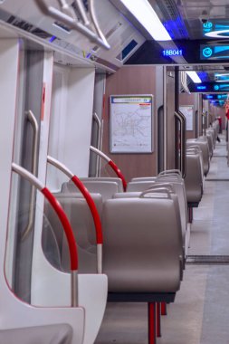 Guangzhou, Çin 1, 2021 Guangzhou Metro 18 hattı ekspres metro hattıdır. Çalışma hızı 160 km / saat (99 mph)).