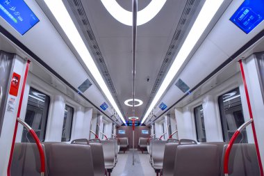 Guangzhou, Çin 1, 2021 Guangzhou Metro 18 hattı ekspres metro hattıdır. Çalışma hızı 160 km / saat (99 mph)).