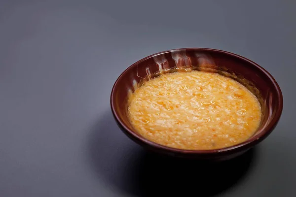 Porridge Grano Con Latte Mandorla Fondo Grigio Scuro Salute Alimentare — Foto Stock