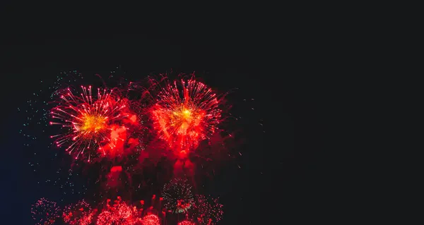 Fuochi Artificio Natalizi Con Scintille Stelle Colorate Nebulosa Luminosa Sull — Foto Stock