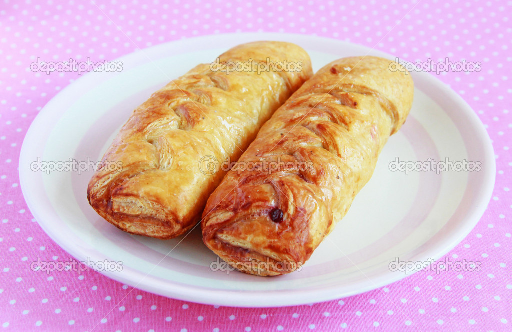 Puff pastry buns with cherry filling