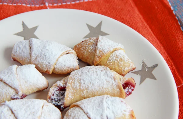 Bagels met blackberry jam- en banketindustrie suiker — Stockfoto