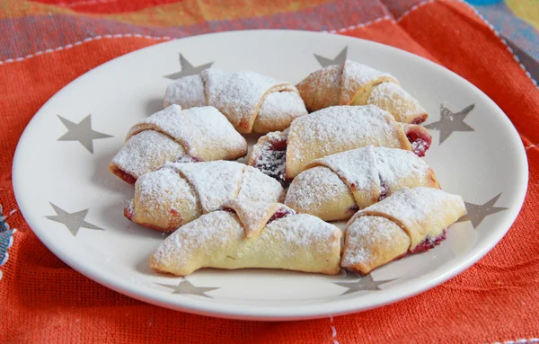 Bagels met blackberry jam- en banketindustrie suiker — Stockfoto