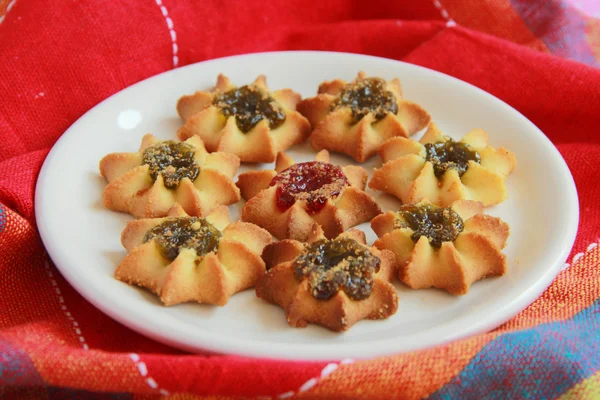 kurabie ile meyve reçeli