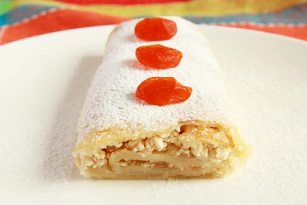 Strudel de manzana con requesón — Foto de Stock