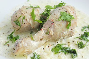 maydanoz ile Krema soslu tavuk budu