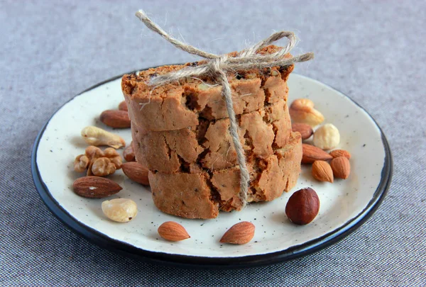 Traditinal Italian Cookies Biscotti Nuts Raisins Cinnamon Homemade Cookies Almond — Zdjęcie stockowe