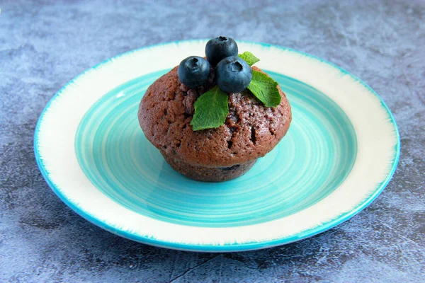 Homemade Chocolate Muffins Blueberry Delicious Cupcakes Plate Decorated Fresh Berries — Stockfoto