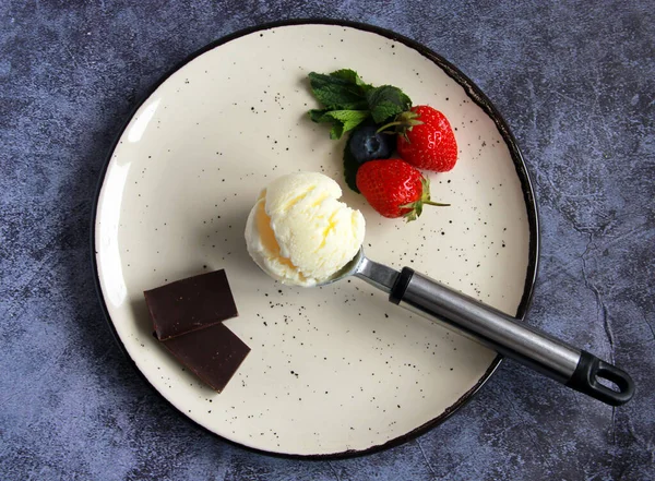 Vanilla Ice Cream Homemade Ice Cream Berries Fresh Mint Summer — Photo