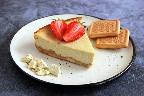 Vegan Cheesecake New York Strawberry Topping Homemade Plant Based Tofu — Stok fotoğraf