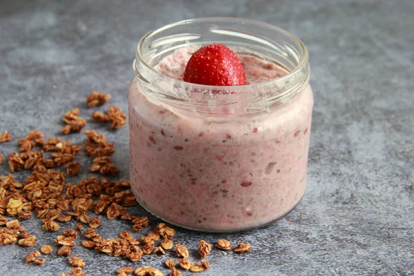 Vegan Overnight Oats Strawberry Coconut Milk Overnight Oat Porridge Jar — Stock Photo, Image