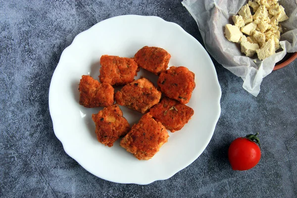 Nuggets Veganos Tofu Plato Con Verduras Frescas Hojas Ensalada Aperitivo —  Fotos de Stock