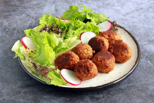 Vegan Soy Meatballs Plate Fresh Vegetable Salad Healthy Vegetarian Meal — Fotografie, imagine de stoc