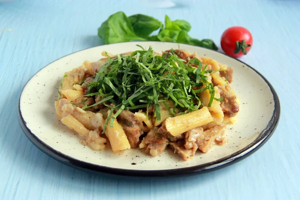 Paste Vegane Carne Soia Busuioc Masa Vegetariana Penne Farfurie Bacon — Fotografie, imagine de stoc