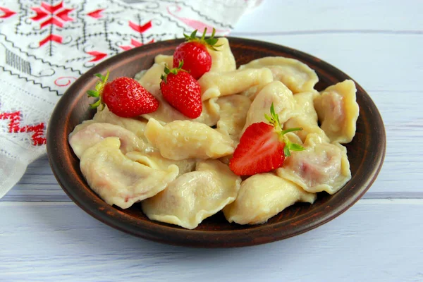 Traditional Ukrainian Food Handmade Varenyky Sweet Strawberry Filling Delicious Summer — Fotografie, imagine de stoc