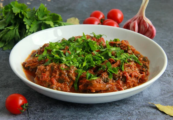 Traditional Chicken Chakhokhbili Plate Georgian Dish Stewed Chicken Tomato Sauce — Fotografia de Stock