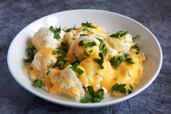 Baked Cauliflower Cheddar Cheese Sauce Delicious Vegetarian Meal Sauted Cauliflower — Foto Stock