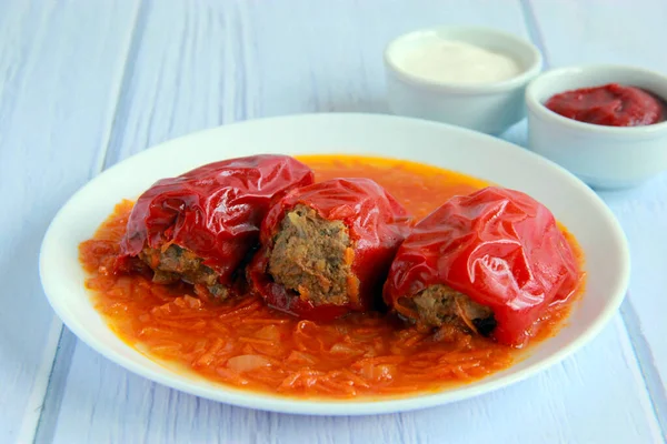 Stuffed Bell Pepper Minced Meat Rice Plate Sweet Pepper Ketchup — 스톡 사진