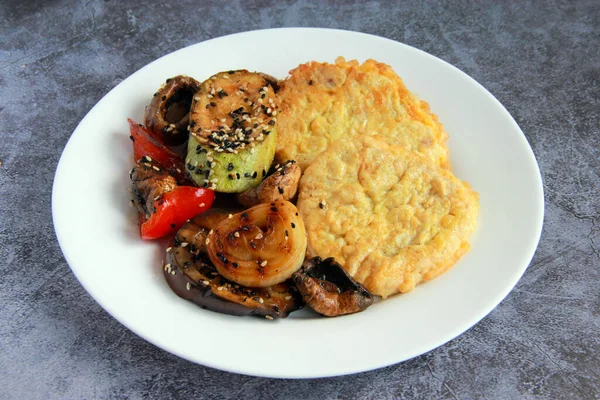 Fry Turkey Chops Plate Vegetables Fried Chicken Slices Egg Side — Foto Stock