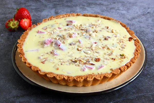 Torta Alla Fragola Crostata Francese Fatta Casa Con Ganache Cioccolato — Foto Stock