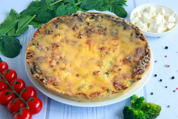 French Quiche Broccoli Spinach Feta Cheese Delicious Savoury Pie Plate — Stock Photo, Image