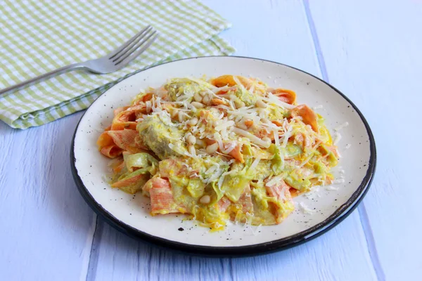 Zoodle Pasta Chicken Pine Nuts Parmesan Delicious Homemade Zucchini Carrot — Stock Photo, Image