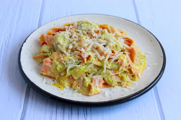 Zoodle Pasta Chicken Pine Nuts Parmesan Delicious Homemade Zucchini Carrot — Stock Photo, Image