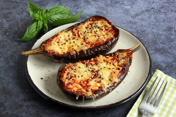 Aubergine Farcie Aux Tomates Fromage Moitiés Aubergine Farcies Four Sur — Photo