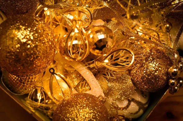 Vánoční Ozdoby Krabici Stromeček Domů Kvalitní Fotografie — Stock fotografie