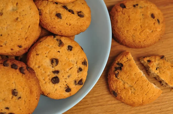 Biscoitos Crocantes Doces Com Chocolate Escuro Para Espaço Cópia Chá — Fotografia de Stock