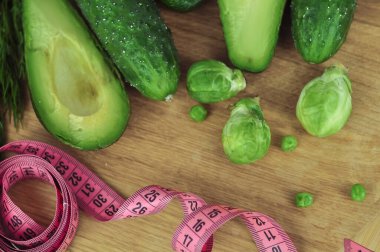 Düşük kalorili salata için yeşil vitamin sebzeleri. Yüksek kalite fotoğraf