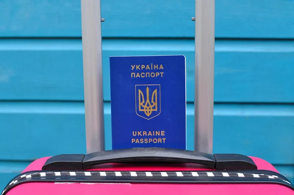 Український Міжукраїнський Міжнародний Біометричний Паспорт Пакет Подорожей Закриваються Переклад України — стокове фото