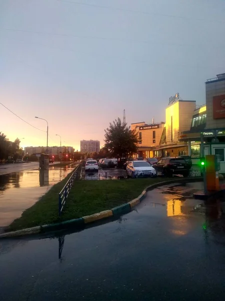 Uma Rua Noite Depois Chuva Pôr Sol — Fotografia de Stock