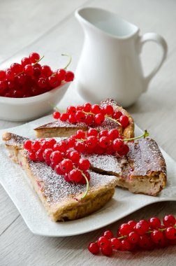 Frenk üzümü ile pasta