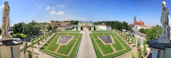 Branickis Palast in Bialystok, Polen - Blick vom großen Tor. — Stockfoto