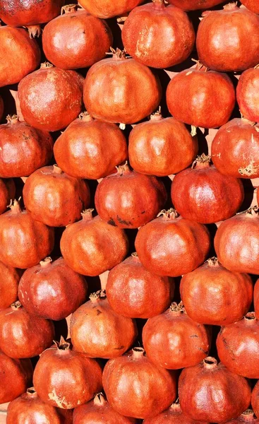 Kırmızı olgun narların arkaplanı