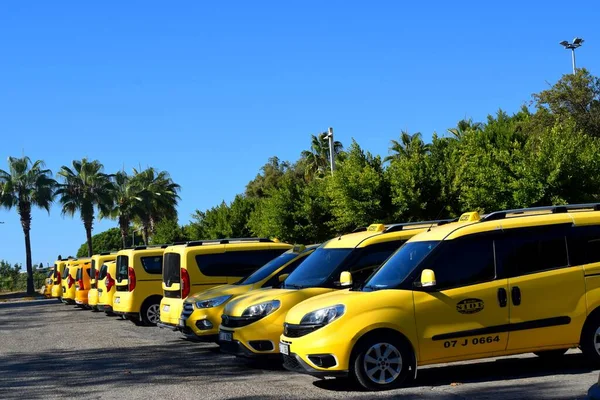 Side, Turkey - 10 Ekim 2021: Taraf 'ın merkezinde Taksi