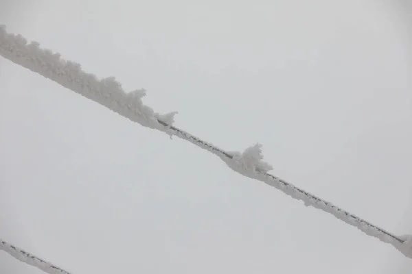 Frozen Power Line Pylons Hoarfrost High Voltage Cables Pylons Winter — Stock Photo, Image