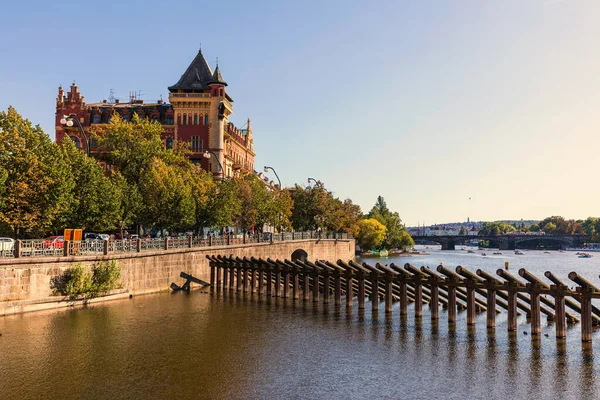 布拉格 贝尔维尤 从捷克共和国Vltava河观看 捷克共和国布拉格查尔斯桥的景观 — 图库照片