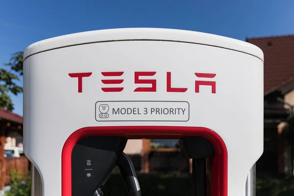 Vestec Czech Republic July 2022 Supercharger Tesla Station 장치가 장착되어 — 스톡 사진