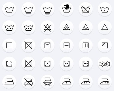 Çamaşır Kılavuzu Satır Simgesi Ayarlandı. Çamaşır Bakımı ve Yıkama Bilgi Sembolü. Makine ve El Yıkama, Kuru Temizleme, Pamuk Kumaşı, Demir Taslak Simgesi Kullan. İzole Vektör İllüstrasyonu.