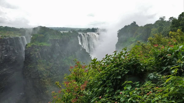 Victoria Falls Beken Storten Vanaf Rand Van Het Plateau Een — Stockfoto