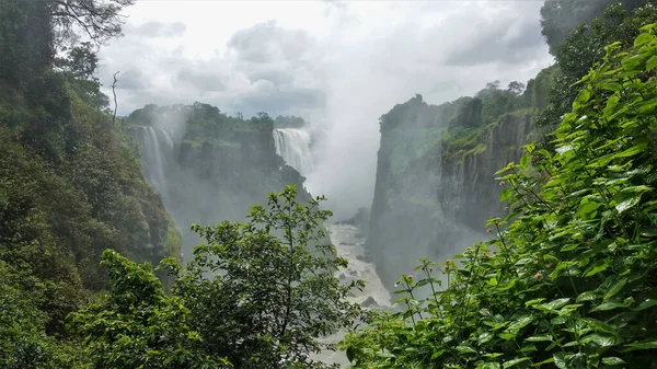 Poderosas Correntes Victoria Falls Estão Entrar Colapso Abismo Rio Tempestuoso Imagem De Stock