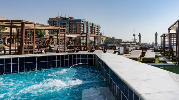 Zona Recreo Cubierta Superior Crucero Puede Ver Piscina Con Agua — Foto de Stock