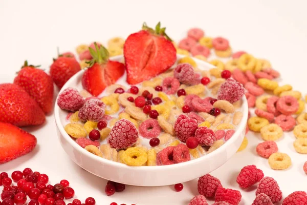 열매와 과일이 접시에 우유가 뚜껑이 울리면서 띕니다 식사를 한다는 — 스톡 사진